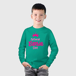 Лонгслив хлопковый детский Национальный день Барби, цвет: зеленый — фото 2