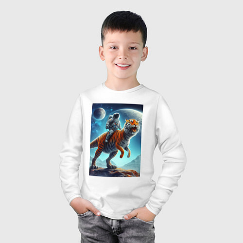 Детский лонгслив Космонавт верхом на тигрозавре - затерянная планет / Белый – фото 3