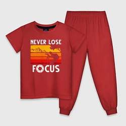 Пижама хлопковая детская Never lose focus, цвет: красный