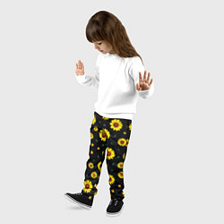 Брюки детские Желтые ромашки на черном, цвет: 3D-принт — фото 2