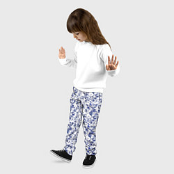 Брюки детские Белый с синими пёрышками, цвет: 3D-принт — фото 2