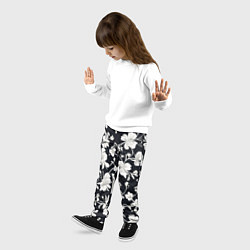 Брюки детские Патерн белых цветов на черном фоне, цвет: 3D-принт — фото 2