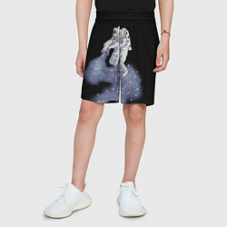 Шорты детские Космонавт астронавт украшает футболку космосом, цвет: 3D-принт — фото 2