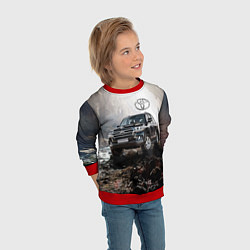 Свитшот детский Toyota Land Cruiser 200 в пещере со скальными рису, цвет: 3D-красный — фото 2