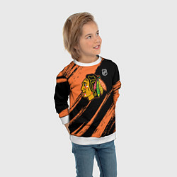 Свитшот детский Чикаго Блэкхокс - фон с оранжевыми потертостами, цвет: 3D-белый — фото 2