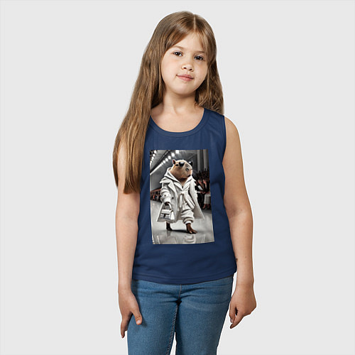 Детская майка Модный капибара манекенщик - дефиле животных / Тёмно-синий – фото 3