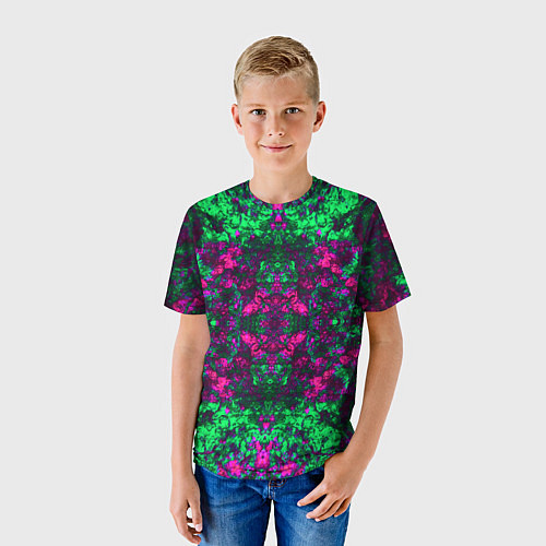 Детская футболка Абстрактный зелено-малиновый симметричный узор / 3D-принт – фото 3