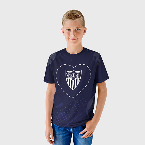 Детская футболка Лого Sevilla в сердечке на фоне мячей / 3D-принт – фото 3