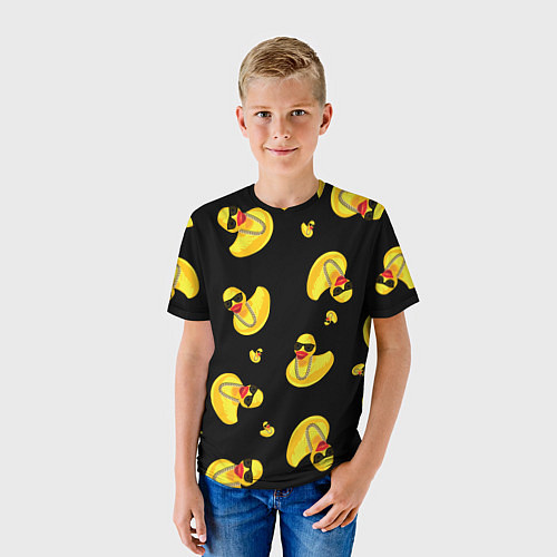 Детская футболка Жёлтая уточка в в темных очках и цепочке на черном / 3D-принт – фото 3
