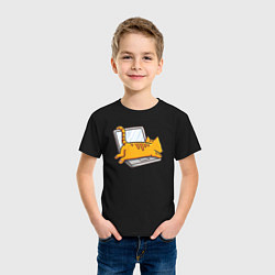 Футболка хлопковая детская Котик лежит на ноутбуке, цвет: черный — фото 2