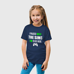 Футболка хлопковая детская I Paused The Sims To Be Here с зелеными стрелками, цвет: тёмно-синий — фото 2