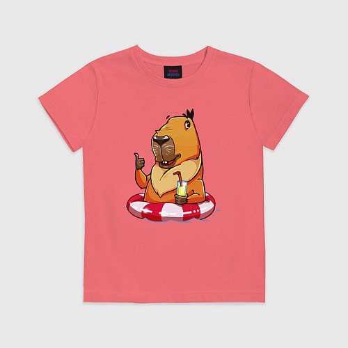 Детская футболка Капибара на пляже со стаканом сока / Коралловый – фото 1