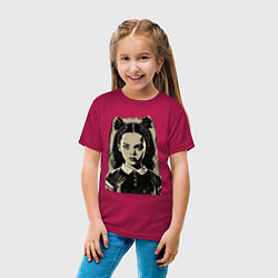 Футболка хлопковая детская Wednesday Adams иллюстрация, цвет: маджента — фото 2