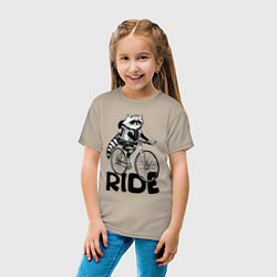 Футболка хлопковая детская Raccoon ride, цвет: миндальный — фото 2