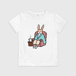 Футболка хлопковая детская Заяц согревается с чашкой чая, цвет: белый