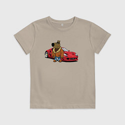 Футболка хлопковая детская Чиловый парень на красном автомобиле, цвет: миндальный
