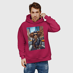 Толстовка оверсайз мужская Funny elephant - a New Yorker - ai art, цвет: маджента — фото 2