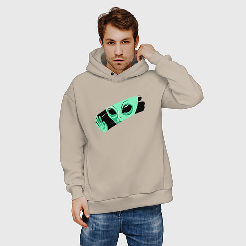 Мужское худи оверсайз Взгляд инопланетянина через стекло / Миндальный – фото 3
