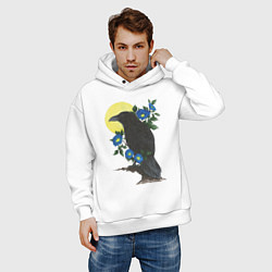 Толстовка оверсайз мужская Чёрный ворон на ветке под луной среди синих цветов, цвет: белый — фото 2