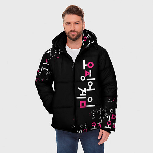 Мужская зимняя куртка Игра в кальмара: Вертикальное лого / 3D-Черный – фото 3
