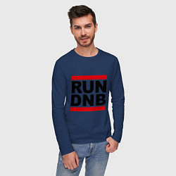 Лонгслив хлопковый мужской RUN DNB, цвет: тёмно-синий — фото 2