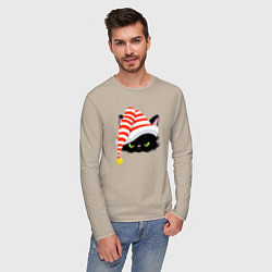 Лонгслив хлопковый мужской Новогодний черный кот в новогоднем колпаке, цвет: миндальный — фото 2