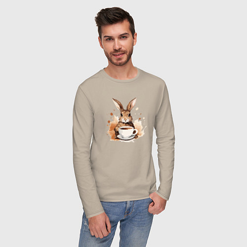 Мужской лонгслив Милый кофейный зайчик / Миндальный – фото 3