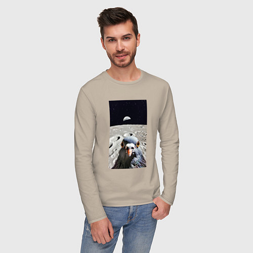Мужской лонгслив Голубь на луне делает селфи / Миндальный – фото 3