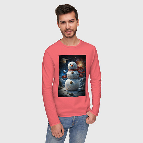 Мужской лонгслив Снеговик в космосе / Коралловый – фото 3