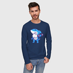 Лонгслив хлопковый мужской Акула бодибилдер, цвет: тёмно-синий — фото 2