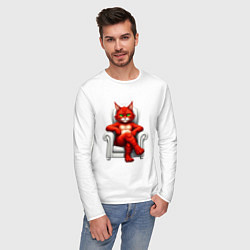 Лонгслив хлопковый мужской Красный кот сидит в белом кресле, цвет: белый — фото 2