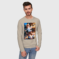 Лонгслив хлопковый мужской Девушка-кошка стоит в боевой стойке, цвет: миндальный — фото 2