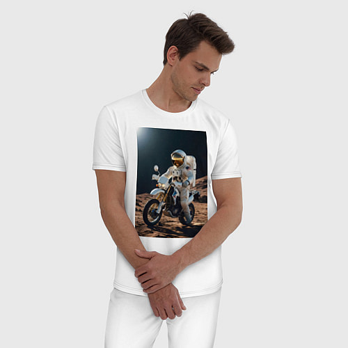 Мужская пижама Космонавт ездит на мотоцикле по Луне / Белый – фото 3