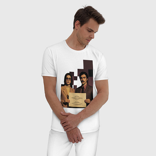 Мужская пижама Мужчина и девушка держат схему НЛО ретрофутуризм п / Белый – фото 3