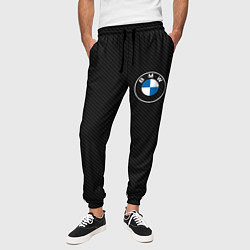 Брюки на резинке мужские BMW LOGO CARBON ЧЕРНЫЙ КАРБОН, цвет: 3D-принт — фото 2