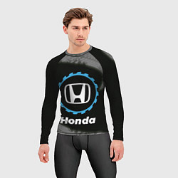 Рашгард мужской Honda в стиле Top Gear со следами шин на фоне, цвет: 3D-принт — фото 2