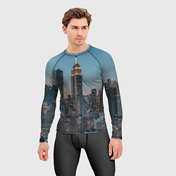 Рашгард мужской Утренний город с небоскребами, цвет: 3D-принт — фото 2