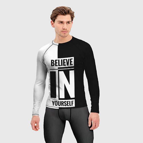 Мужской рашгард Верь в себя надпись черно белая / 3D-принт – фото 3