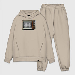 Мужской костюм оверсайз Лебединое по ТВ