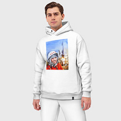 Мужской костюм оверсайз Юрий Гагарин на космодроме, цвет: белый — фото 2