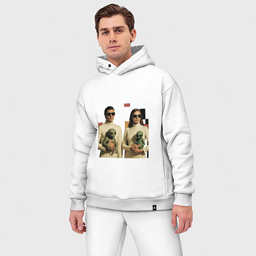 Мужской костюм оверсайз Мужчина и девушка держат инопланетян поп-арт ретро / Белый – фото 3