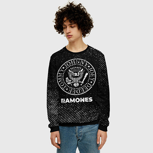 Мужской свитшот Ramones с потертостями на темном фоне / 3D-Черный – фото 3