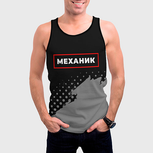 Мужская майка без рукавов Механик - в красной рамке на темном / 3D-Черный – фото 3