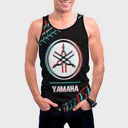 Майка-безрукавка мужская Значок Yamaha в стиле glitch на темном фоне, цвет: 3D-черный — фото 2