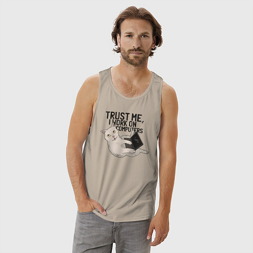 Мужская майка Я работаю за Компьютером / Миндальный – фото 3