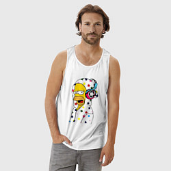 Майка мужская хлопок Гомер Симпсон в звёздном балахоне и в наушниках, цвет: белый — фото 2