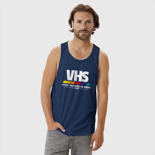 Мужская майка VHS retro 1976 / Тёмно-синий – фото 3