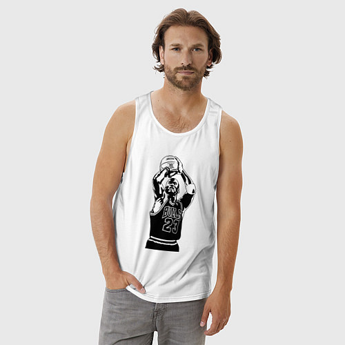 Мужская майка Майкл Джордан бросает мяч / Белый – фото 3