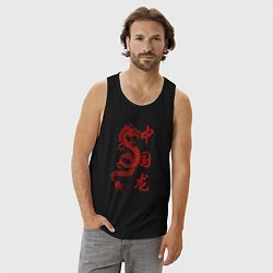 Майка мужская хлопок Красный китайский дракон с иероглифами, цвет: черный — фото 2