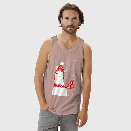 Мужская майка Лама - альпака в шапочке и шарфе / Пыльно-розовый – фото 3